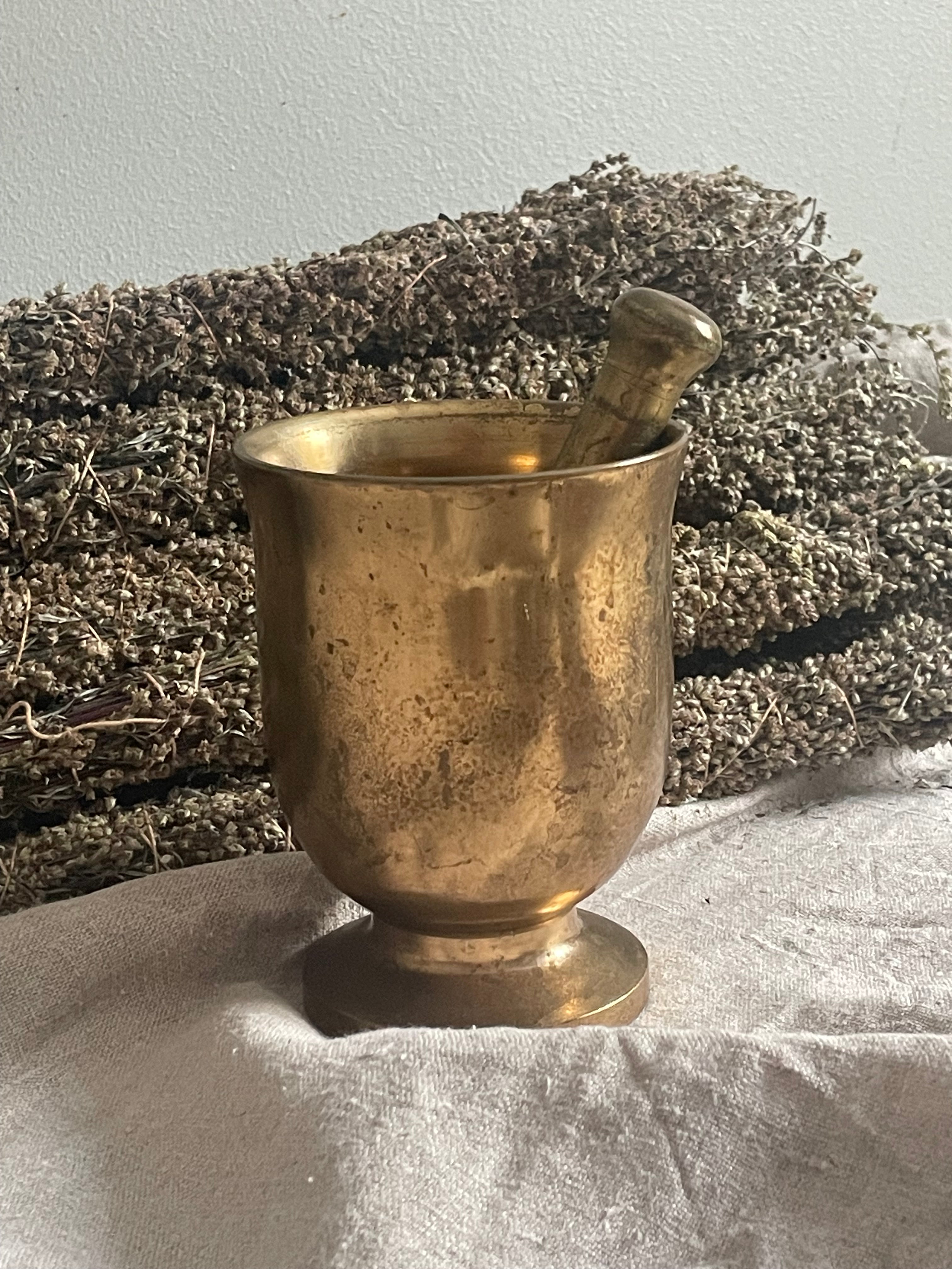 APOTECARY CAULDRON - Cast bronze
