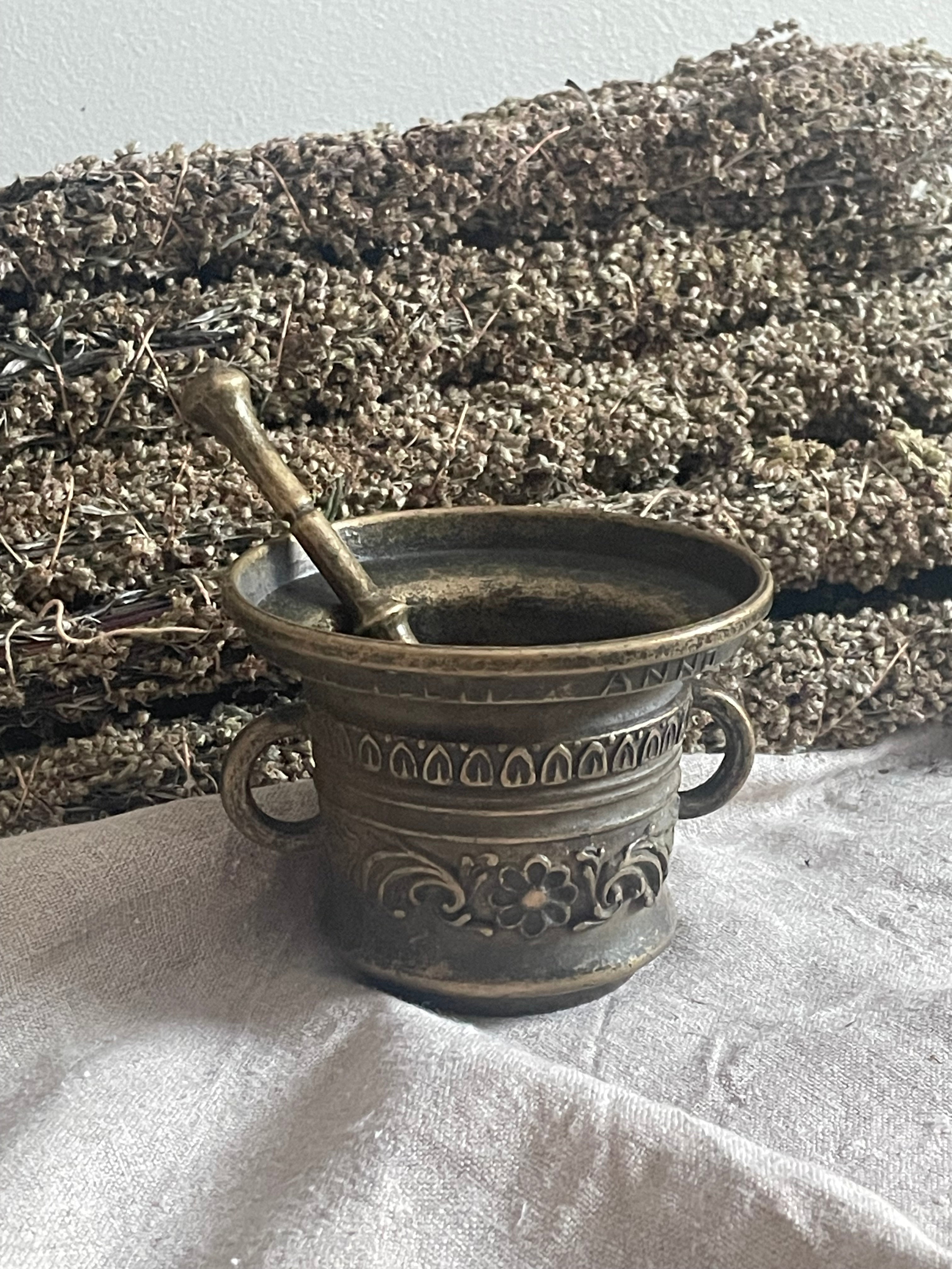 APOTHECARY CAULDRON - Cast Bronze